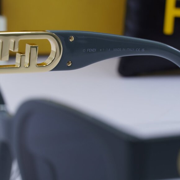 Final Price! Fendi FE40063F 20A Sunglasses main image 5
